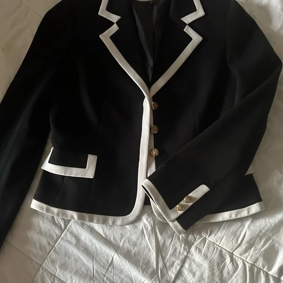 🌹 Tahari Blazer size 6 ✨ - Picture 5 of 5